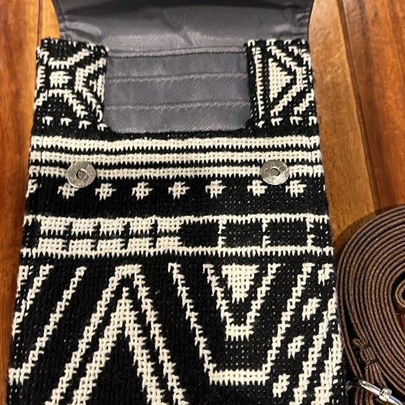 Thirty One Crossbody Phone/Card Crossbody - Picture 3 of 4